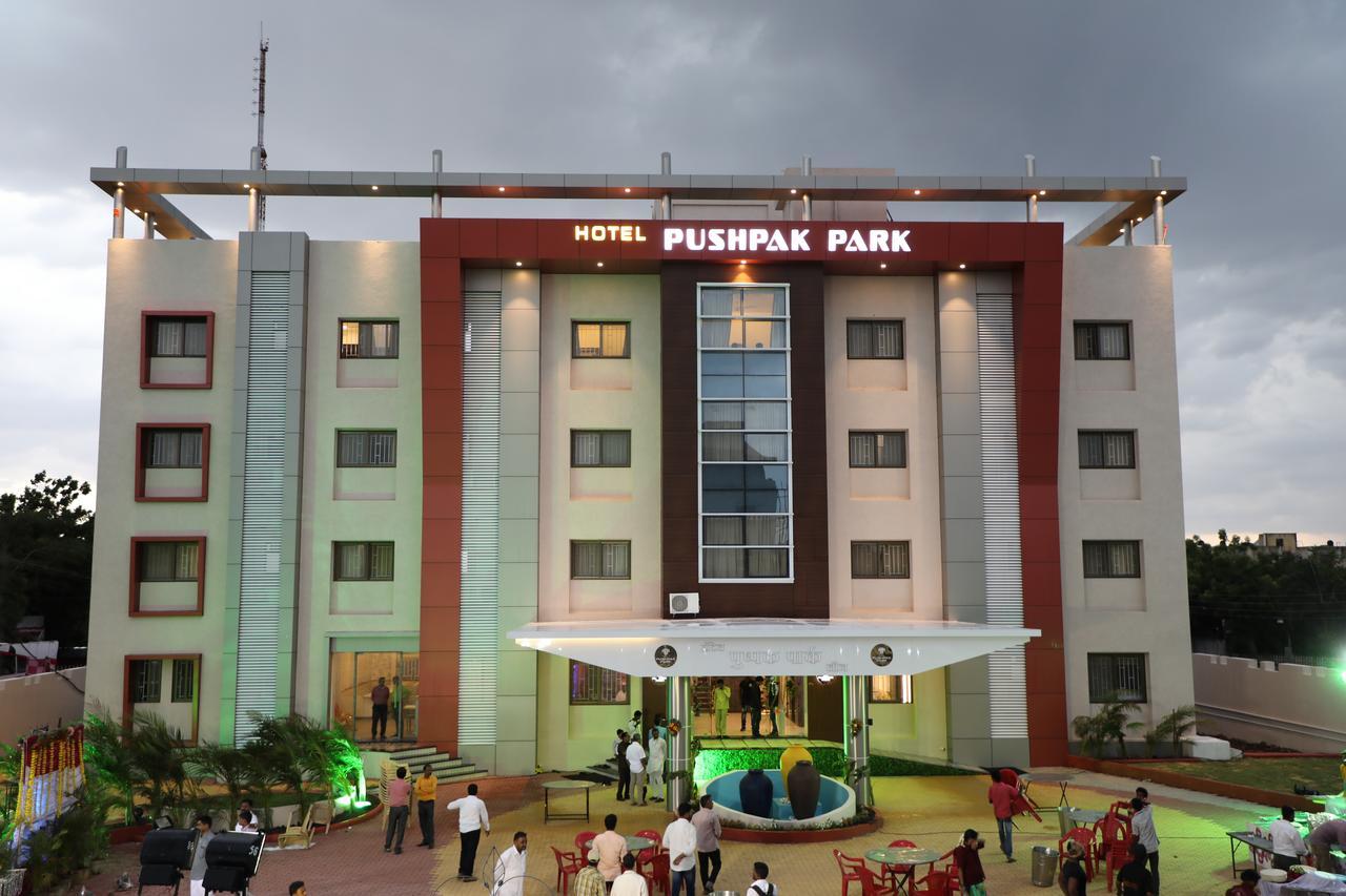 Hotel Pushpak Park Osmanabad Eksteriør billede