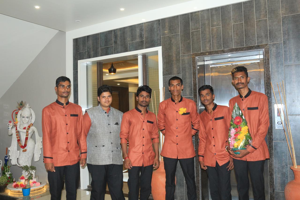 Hotel Pushpak Park Osmanabad Eksteriør billede