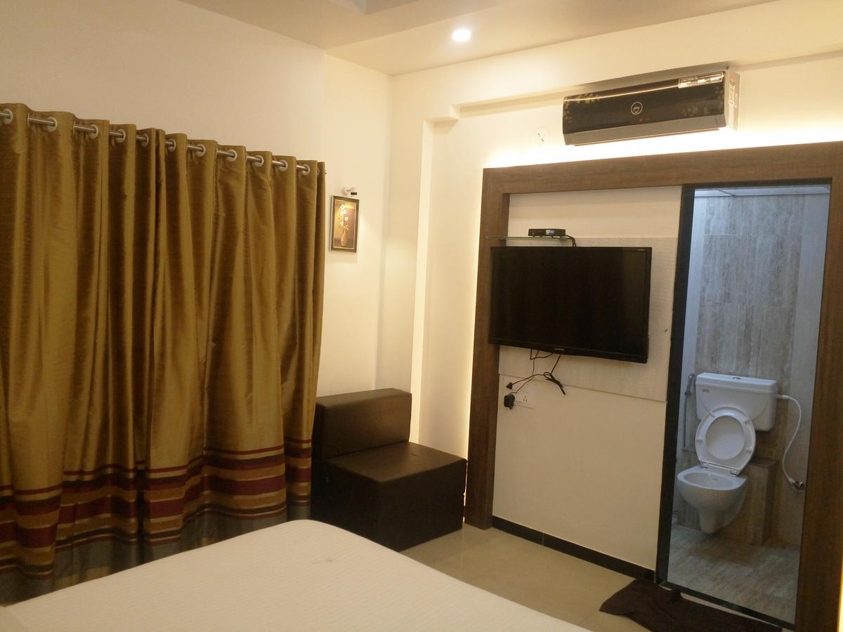 Hotel Pushpak Park Osmanabad Eksteriør billede