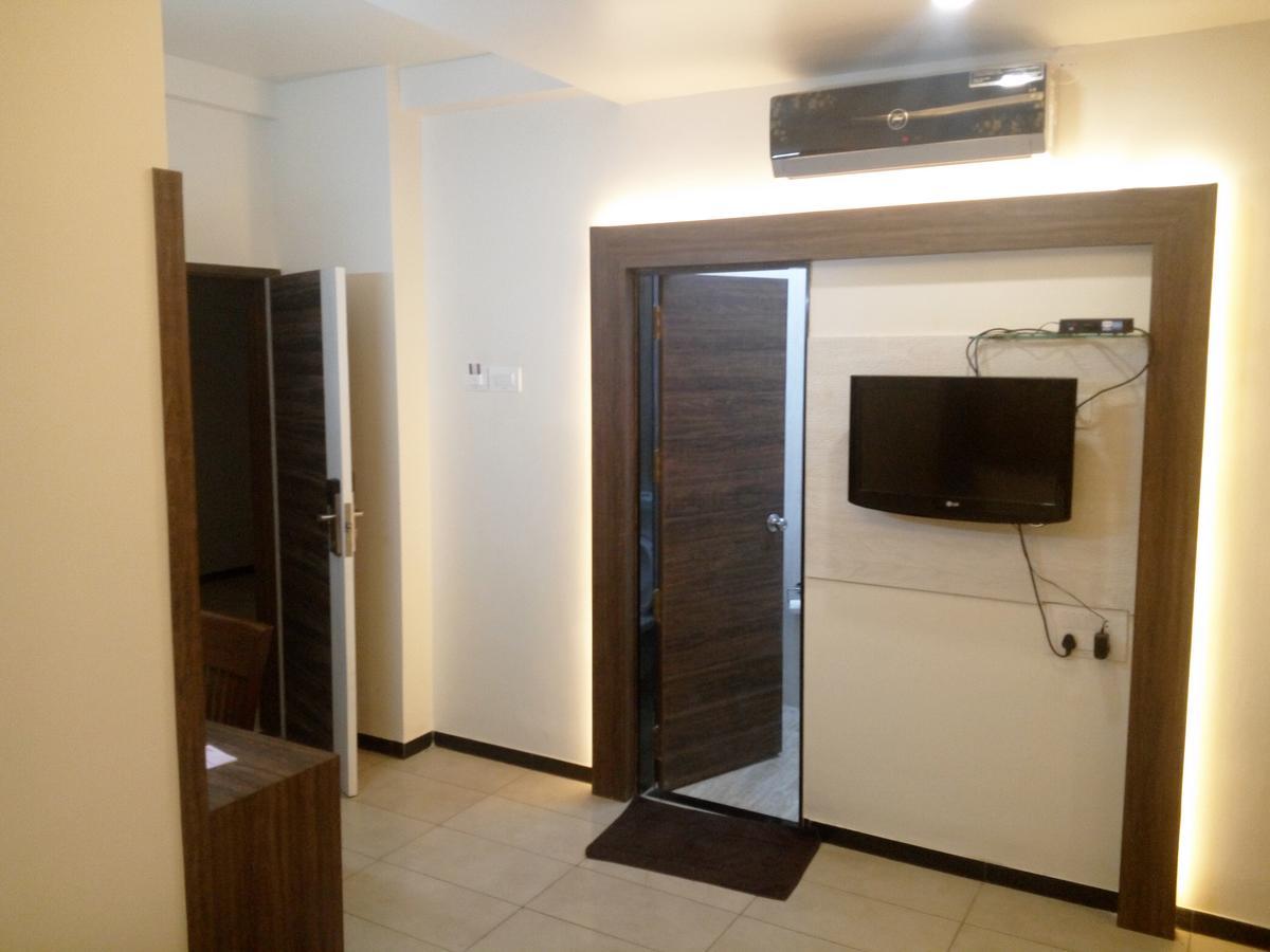 Hotel Pushpak Park Osmanabad Eksteriør billede