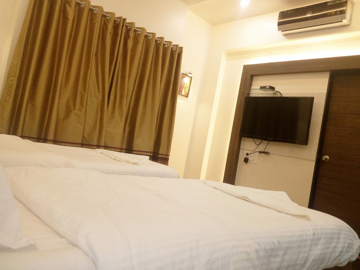 Hotel Pushpak Park Osmanabad Eksteriør billede